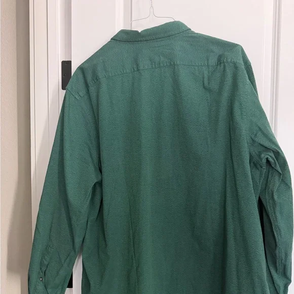 ☘️Banana Republic Men's Button-Down Shirt in Forest Green - Picture 5 of 5